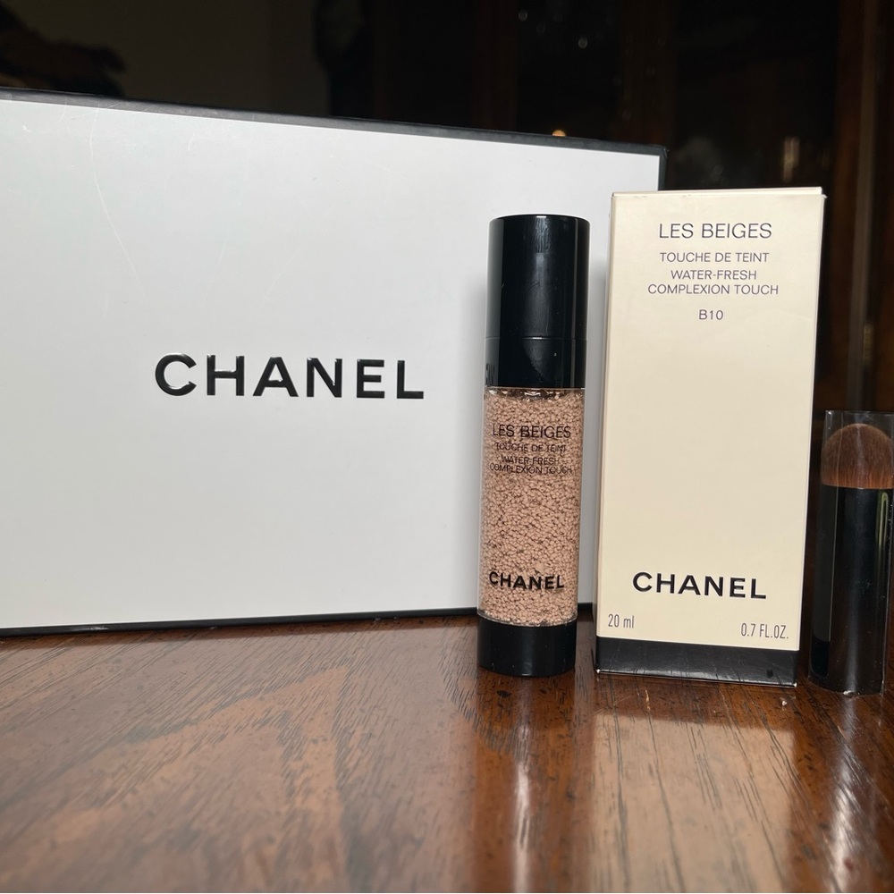 NEW - Chanel Les Beige Touche De Teint Water-Fresh Complexion Touch B10 0.7 oz